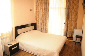 Leona Hotel